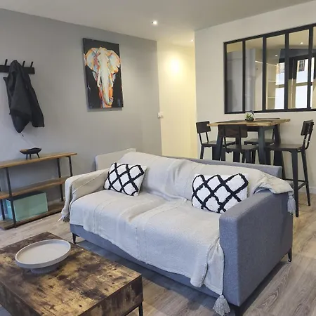 Pause Romantique Avec Apartment Yenne